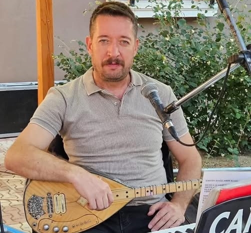 MÜZİSYEN ÖZCAN SERPİNLİ  KAZADA HAYATINI KAYBETTİ