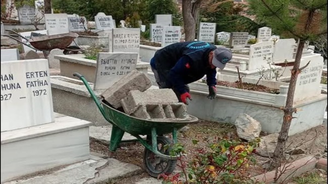 MEZARLIKLAR BAYRAMA HAZIR!