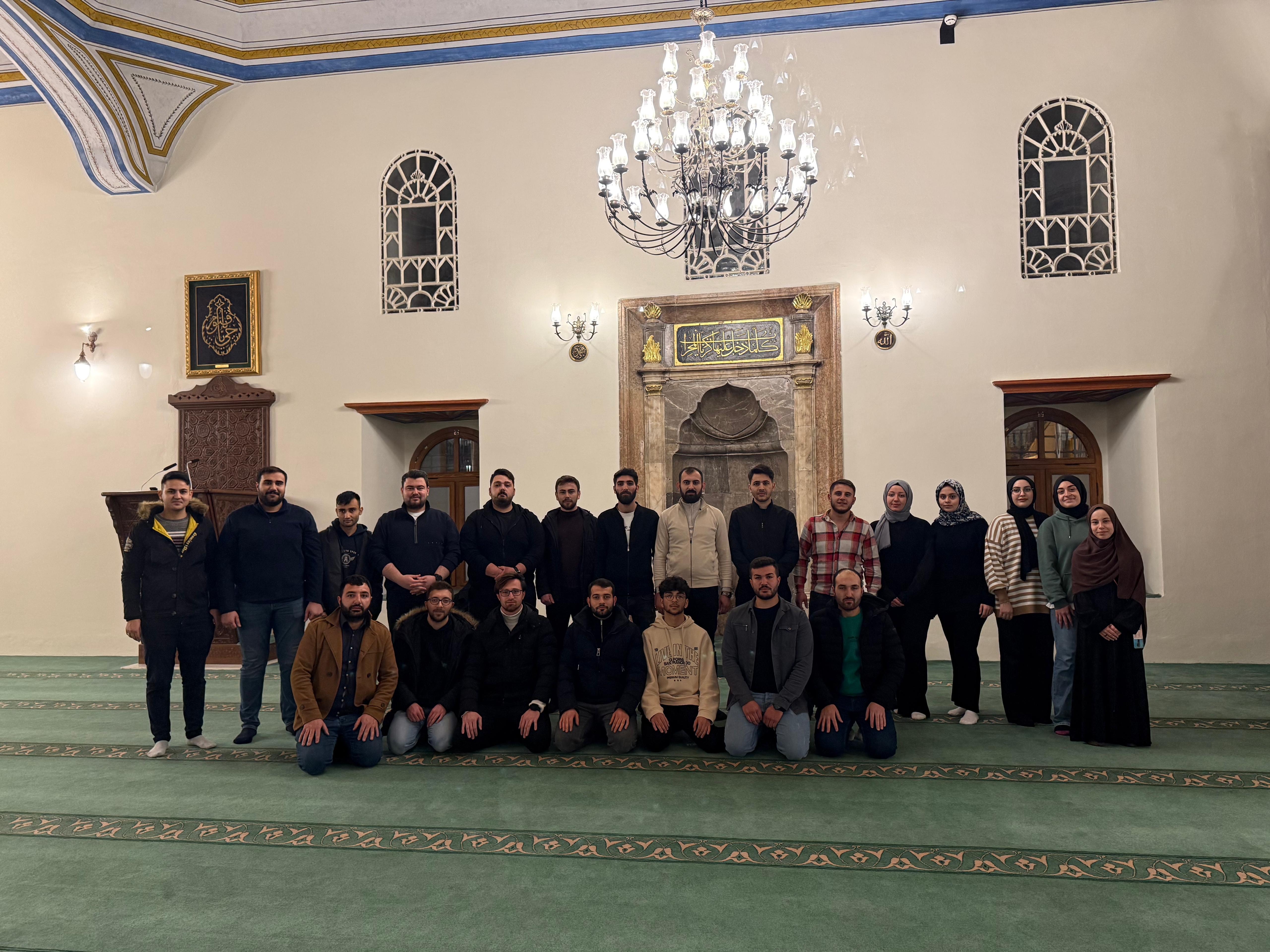 AK GENÃ‡LÄ°ÄžÄ°N CAMÄ° HASSASÄ°YETÄ°!