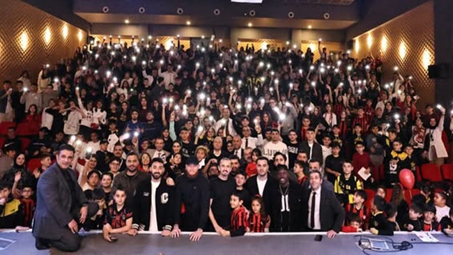 ŞANLI VE FUTBOLCULAR ÖĞRENCİLERLE BİR ARAYA GELDİ