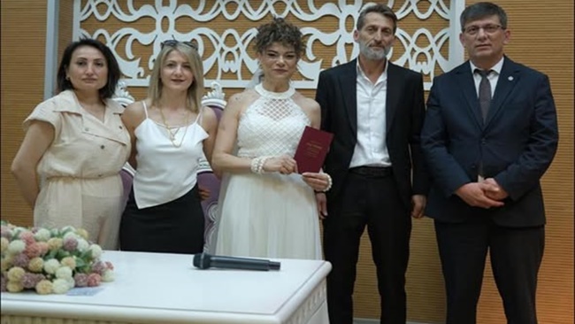 İYİ PARTİLİLERİN MUTLU GÜNÜ!