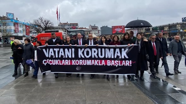 CHP’DEN SESSİZ YÜRÜYÜŞ!