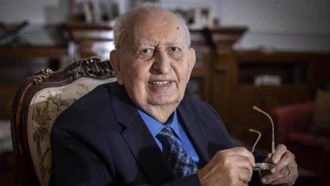 HÜSAMETTİN CİNDORUK HAYATINI KAYBETTİ