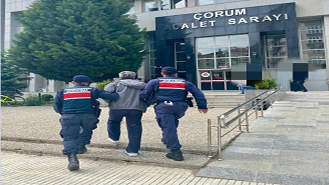 ANKARA’DAN KAÇTI, ÇORUM’DA YAKALANDI