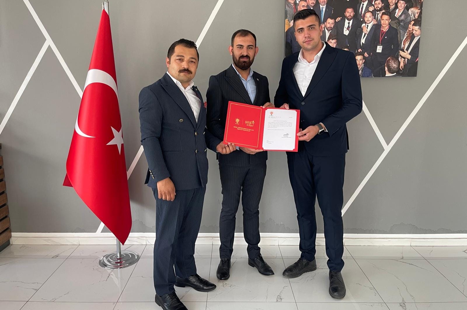 AK PARTÄ° GENÃ‡LÄ°K KOLLARI BAÅžKANI DEÄžÄ°ÅžTÄ°
