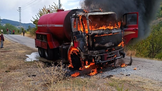 YANGINA GÄ°DEN Ä°TFAÄ°YE ARACI YANDI