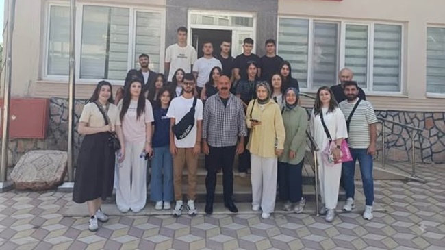 GENÇLERDEN BAŞKAN İSBİR’E ZİYARET!