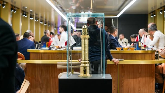 AHLATCI, MÜCEVHER FUARINA DAMGA VURDU