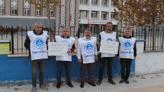 Ã–ÄžRETMENLER ODASINA YERLEÅžTÄ°RÄ°LEN KAMERAYA TEPKÄ°!