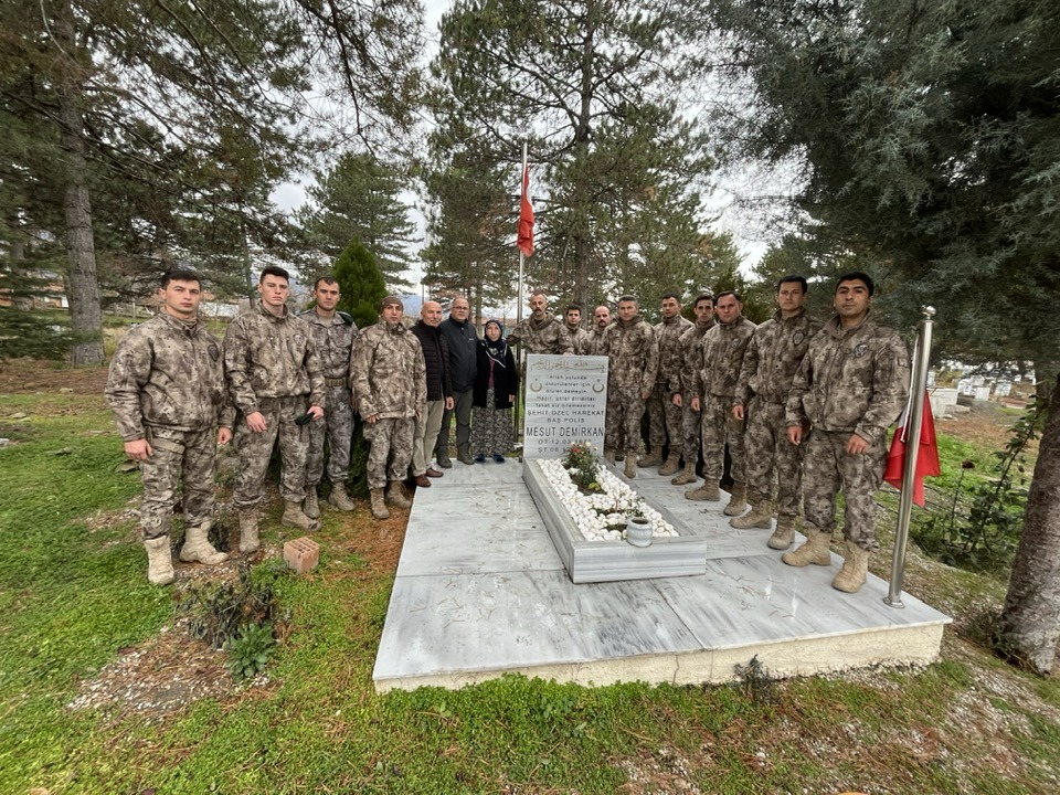 ZAMAN GEÇTİ, YÜREKTEKİ ACI GEÇMEDİ
